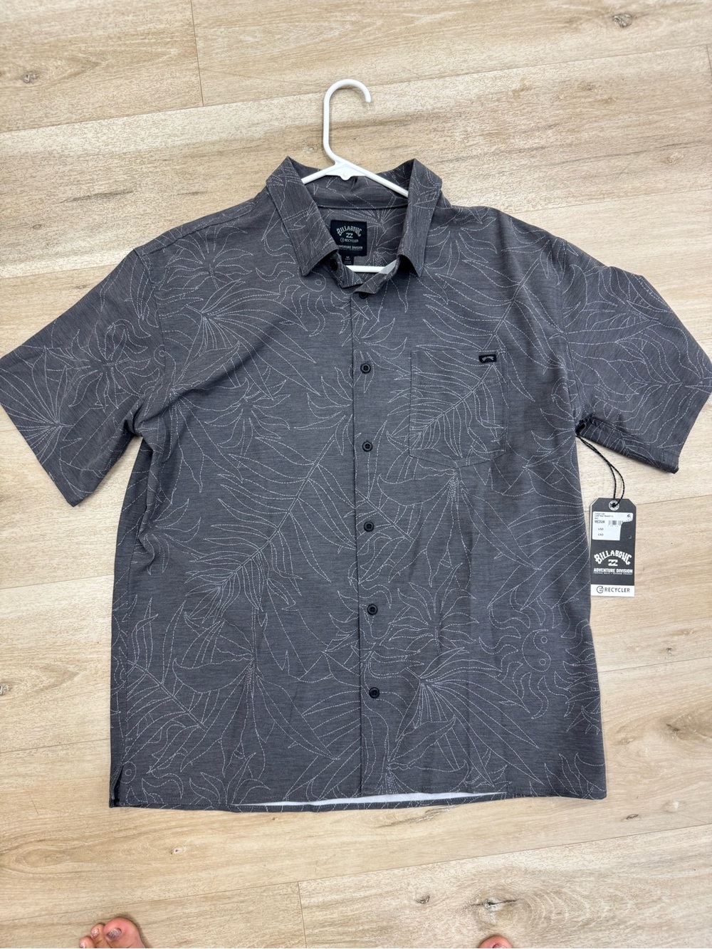 Billabong Charcoal Short Sleeve Button-Down. Aloha shirt